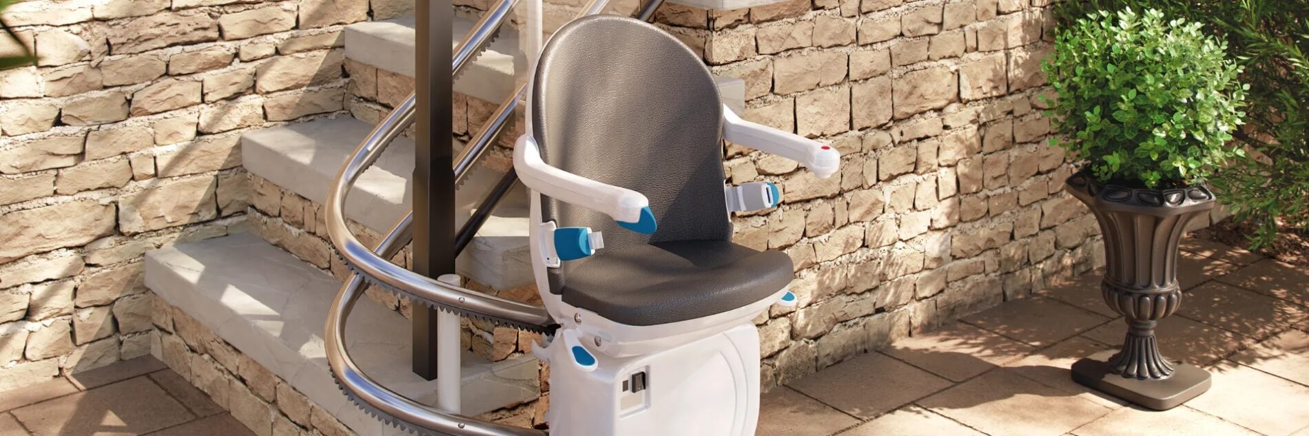 photo of an outdoor stairlift